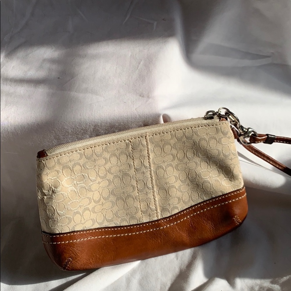 COACH wristlet white and brown - Picture 2 of 5